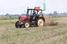 443594