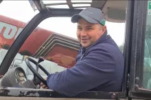 499065