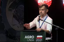 919158