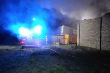 918824