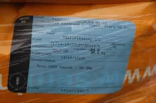 441572