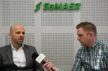 Od lewej: Karol Wdziękoński, dyrektor sprzedaży i marketingu w firmie Samasz i Karol Wieteska