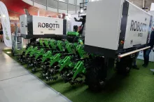 autonomiczny nośnik narzędzi robotti agrointelli