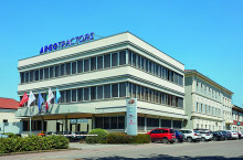 &lt;p&gt;Die Firmenzentrale von Argo am Werk in Fabbrico. Hier hatte Landini im Jahr 1884 seinen Ursprung und wurde 1994 von Argo übernommen.&lt;/p&gt;