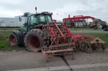 918243