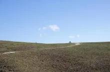 motorcyclist likes to run on the ridges of the hills, endurance concept