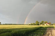 wieś pole gospodarstwo