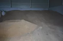 897194