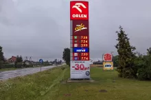 904885