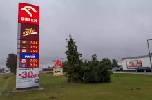 903317