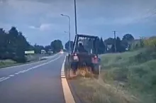 439137