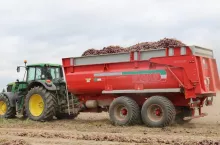707300