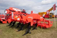 898244