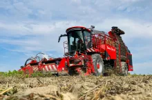 Są dwie wersje maszyn: dwu- i trzyosiowa z oznaczeniami odpowiednio Terra Dos 5-30 i Terra Dos 5-40.