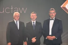 &lt;p&gt;Od lewej: przewodniczący rady nadzorczej SM Spomlek Marek Kalinowski, wiceprezes Paweł Gaca i prezes Edward Bajko&lt;/p&gt;