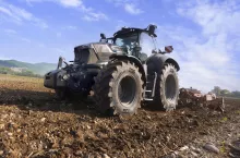 Opona Agrimaxfactor jest pierwszym produktem, który nosi logo ”E-Ready”. To znak zaangażowania BKT w mobilność elektryczną, które zostanie rozszerzone na wszystkie inne produkty w tej kategorii.