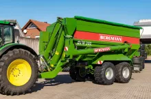 Za napęd ślimaka podającego w GTW 330 i GTW 430 odpowiada pas zespolony Bergmann, który można indywidualnie włączać i wyłączać hydraulicznie nawet pod obciążeniem.