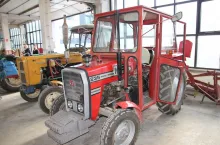 916310