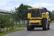 438114