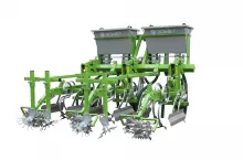 Pielnik Nembus z zębami i zgrzebłem, fot. Bomet