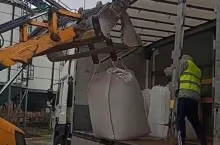 437656