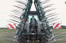 498216
