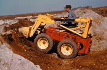 Louis Keller testing the prototype for the M-440