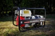 Agregat o mocy maks. 3 kW zasila większość domowych odbiorników codziennego użytku i w przypadku awarii sieci energetycznej zapewnia normalne funkcjonowanie życia rodzinnego.