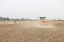 437185