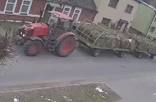 905626