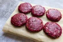Vege beet cutlets, top space
