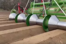 705881