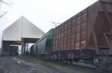 436700