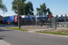906082