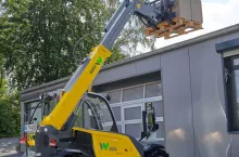 898478