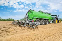 Joskin wprowadza na rynek nowy Terraflex2 XXL, którego szerokość robocza wynosi 8,62 m, a rozstaw rzędów 37,5 cm. Jest to prawdopodobnie jeden z największych modeli aplikatorów na rynku, który jednak może być używany z konwencjonalnymi wozami asenizacyjnymi. 