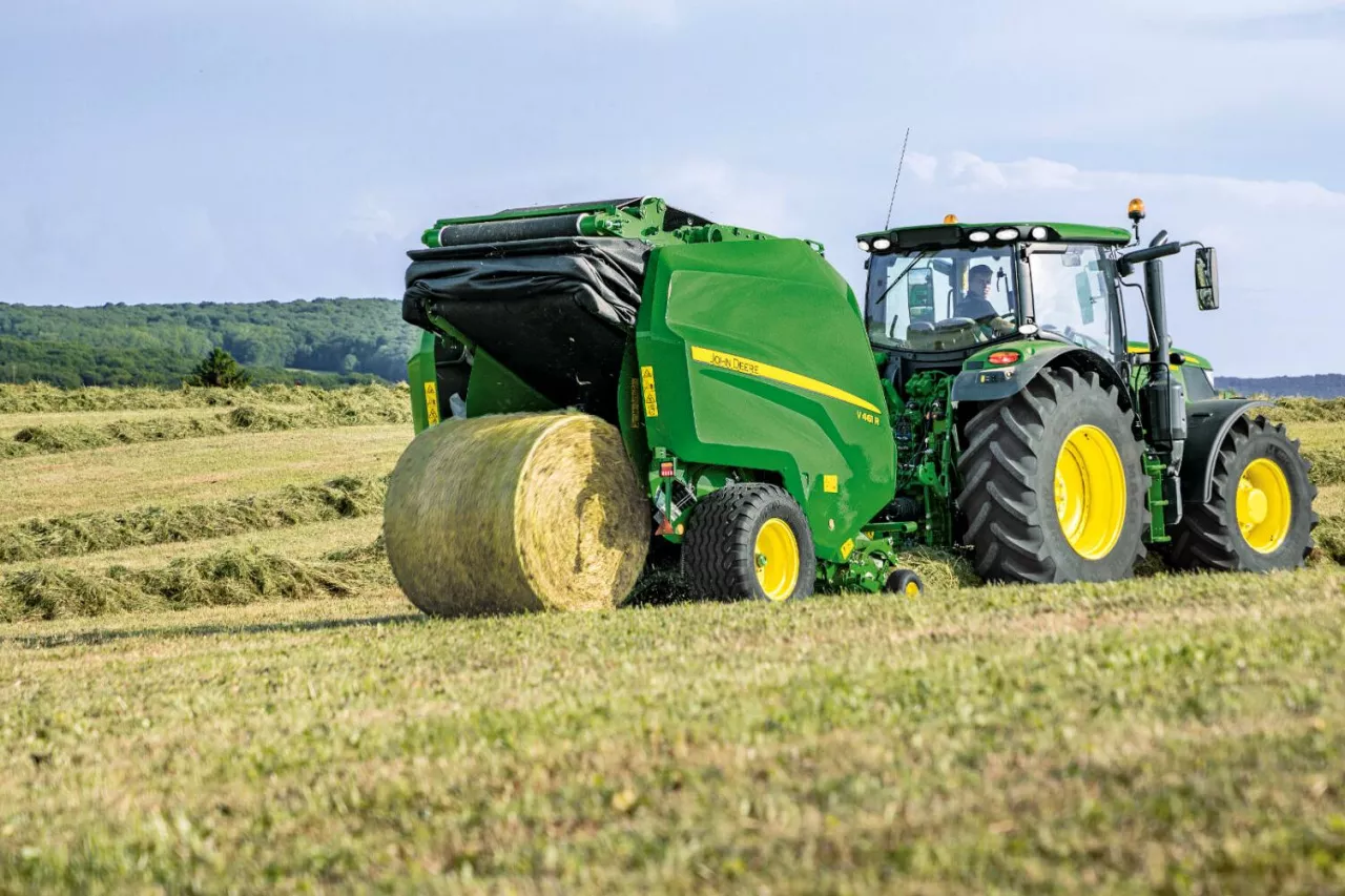 &lt;p&gt;Przekładnia bezstopniowa AutoPowr w połączeniu z joystickiem CommandPro, pozwalająca na płynną regulację prędkości zbioru ze stałą prędkością WOM&lt;/p&gt;