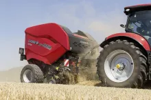 W wersji HD Pro zmiennokomorowa prasa zwijająca RB 465 marki Case IH jest wyposażona w szereg funkcji umożliwiających długotrwałą pracę.