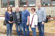 Kiedyś prowadzili mleczne gospodarstwo pod Krakowem, które ze względu na bliskość lotniska nie miało szans na dalszy rozwój. Postawili wszystko na jedną kartę, decydując się zmienić swoje miejsce na Ziemi. Znaleźli je na Podkarpaciu.