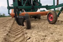 705046