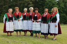 Od lewej: Czesława Nowak, Danuta Szkutnik, Krystyna Bartysiak, Teresa Dziewa, Wanda Góźdź, Emilia Grządka i Marianna Krawiec. Na zdjęciu brakuje Aliny Krasowskiej