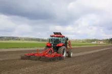 KOWR żąda od rolnika zapłaty za bezumowne użytkowanie gruntów. Jaka jest opłata?