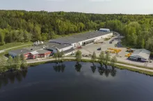 Aby utrzymywać najwyższą jakość oryginalnych części Väderstad, zakład w Överum korzysta ze specjalistycznego laboratorium technologii materiałowej, kierowanego przez metalurga i materiałoznawcę Andersa Peterssona.