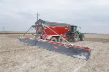 428054