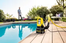 Nowe produkty obejmują dwie pompy z płaskim zasysaniem: SP 9.000 Flat i SP 17.000 Flat Level Sensor, przeznaczone do pompowania czystej lub lekko zabrudzonej wody z cząstkami brudu o wielkości do 5 mm.