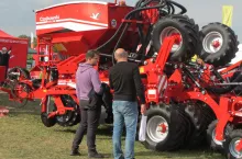 Młody rolnik może otrzymać premię na zakup nowego sprzętu rolniczego. Musi jednak mieć na uwadze, że dotacja musi przyczynić się do wzrostu wielkości ekonomicznej gospodarstwa