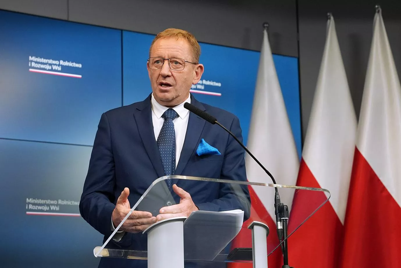 Robert Telus od 100 dni w ministerstwie rolnictwa. Czym się chwali, a za co jest krytykowany?