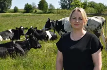 – W 2021 roku w styczniu zamówiliśmy 10 jałowic, za które wpłaciliśmy pieniądze, a zwierzęta nigdy do nas nie dotarły. Padliśmy ofiarą nieuczciwego dostawcy bydła, jakim okazał się Grzegorz Dobroński z firmy Agromila z Wizny. – przyznaje rolniczka.