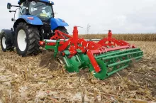 Jak przyspieszyć rozkład słomy i zwiększyć ilość próchnicy w glebie?