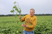 Jarosław Bandosz na plantacji soi